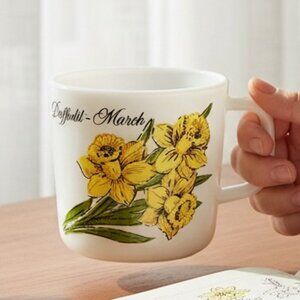 Vintage Milk Glass Daffodil Mug – March Birth Flower (1970s)